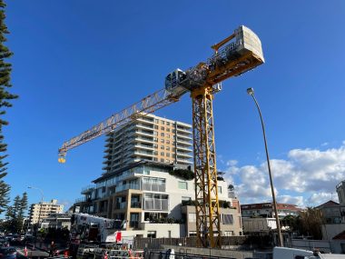 POTAIN MCH 125 CRANE LAUNCH