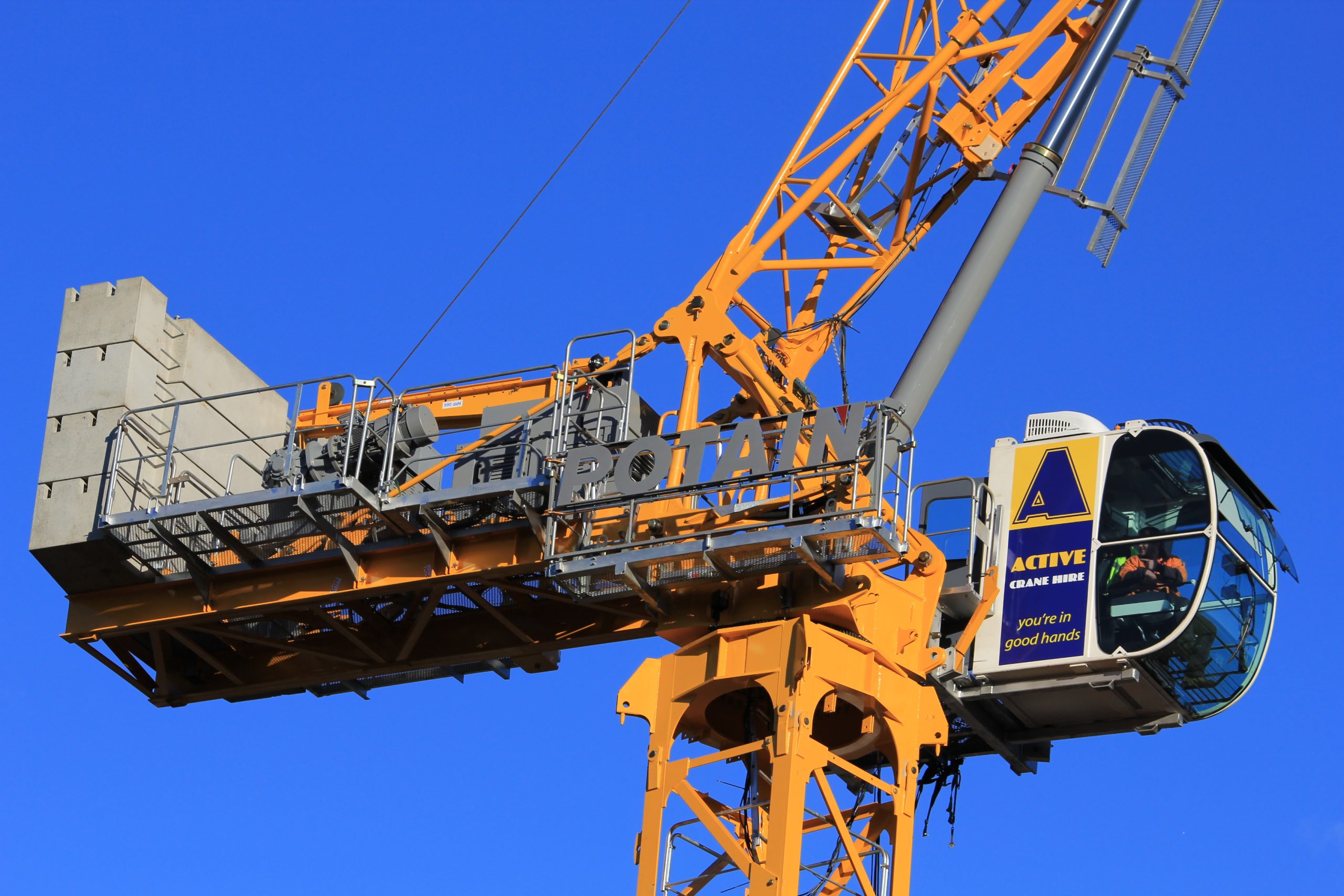 CRANE HIRE FOCUS: ELECTRIC LUFFING CRANES